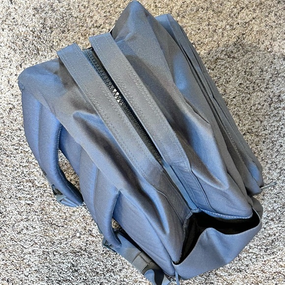 Herschel Supply Company Miller Backpack in Gargoyle Gray 32L 17.5"×12.5"x 7" NEW - Picture 14 of 16